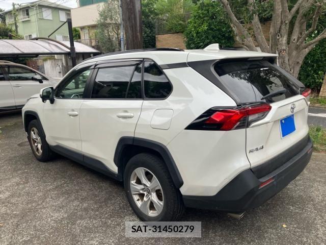 Toyota RAV4 2021-08 8372111-7