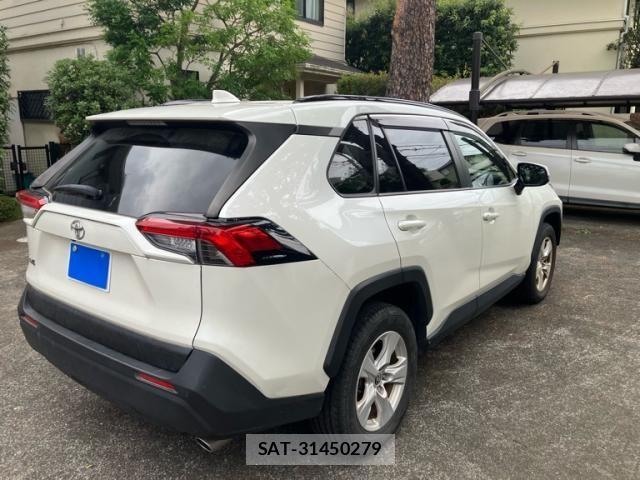 Toyota RAV4 2021-08 8372111-8