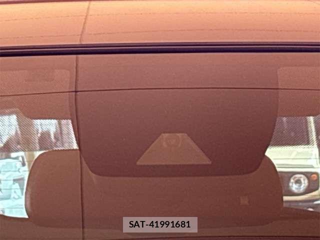 Toyota RAV4 2019-08 8372110-13