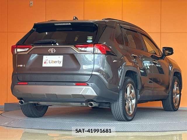 Toyota RAV4 2019-08 8372110-18