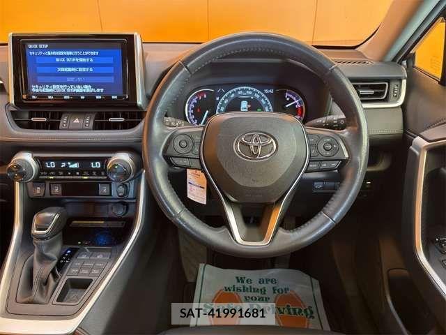 Toyota RAV4 2019-08 8372110-1