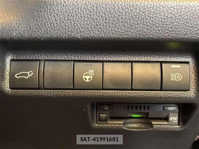 Toyota RAV4 2019-08 8372110-8
