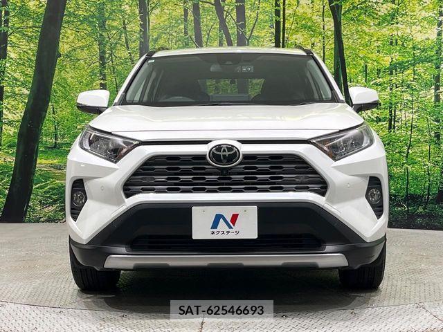 Toyota RAV4 2020-10 8372108-14