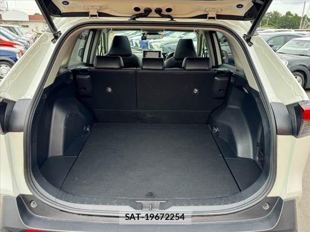Toyota RAV4 2021-12 8438783-18