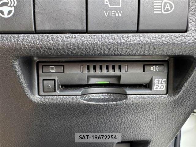 Toyota RAV4 2021-12 8438783-24