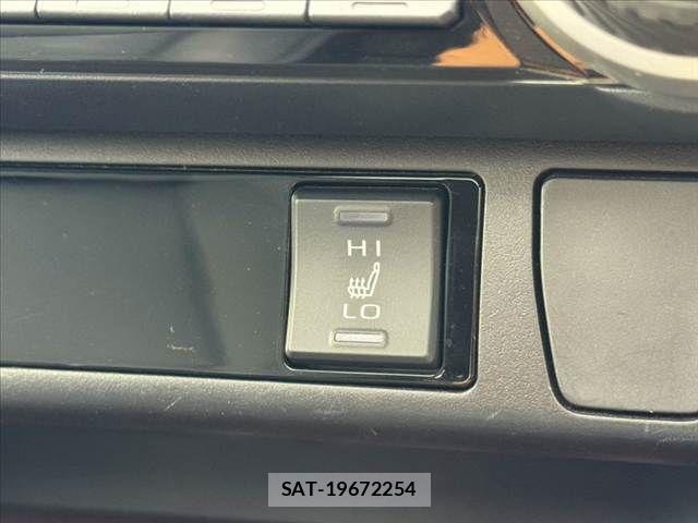 Toyota RAV4 2021-12 8438783-28