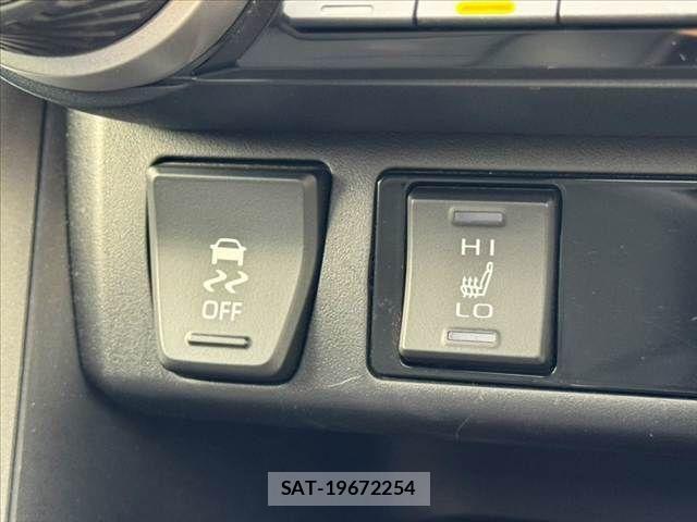 Toyota RAV4 2021-12 8438783-29