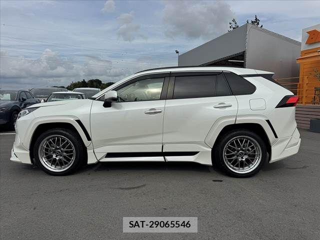 Toyota RAV4 2021-05 8438782-10