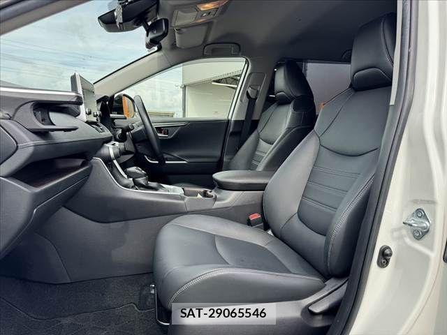 Toyota RAV4 2021-05 8438782-16