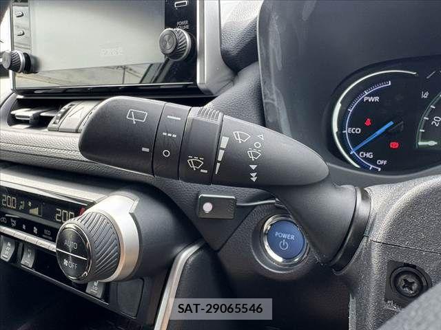 Toyota RAV4 2021-05 8438782-29
