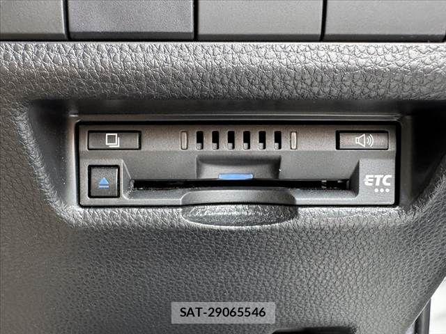 Toyota RAV4 2021-05 8438782-4
