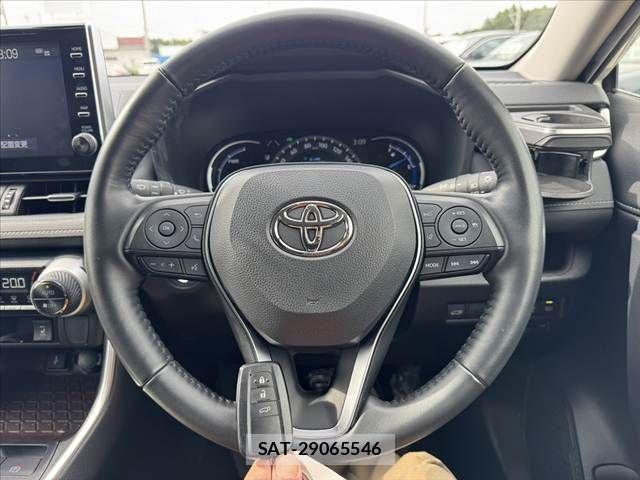 Toyota RAV4 2021-05 8438782-6