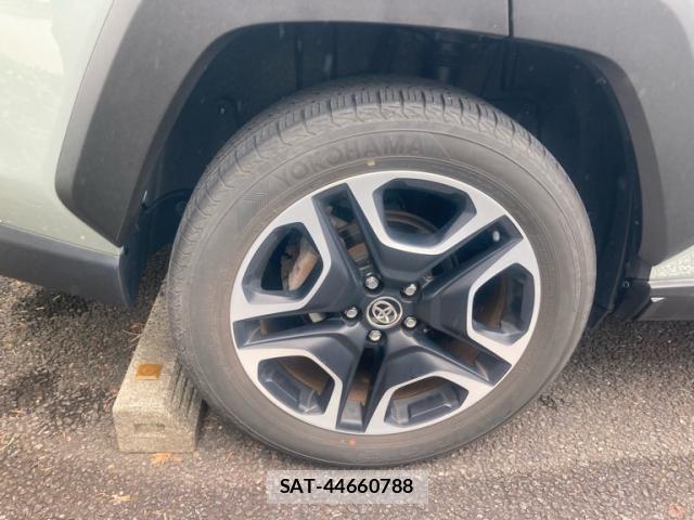 Toyota RAV4 2020-10 8438791-5
