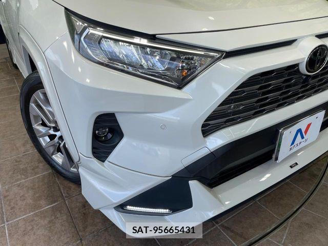 Toyota RAV4 2020-10 8458281-11