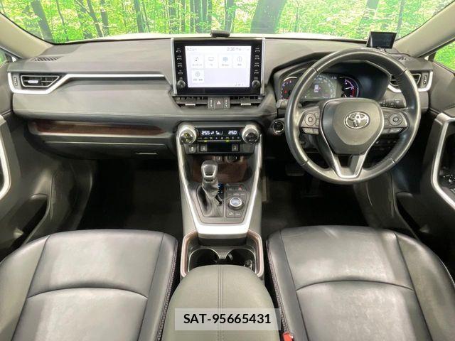 Toyota RAV4 2020-10 8458281-1