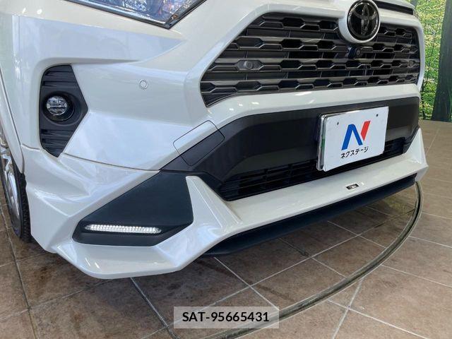 Toyota RAV4 2020-10 8458281-2