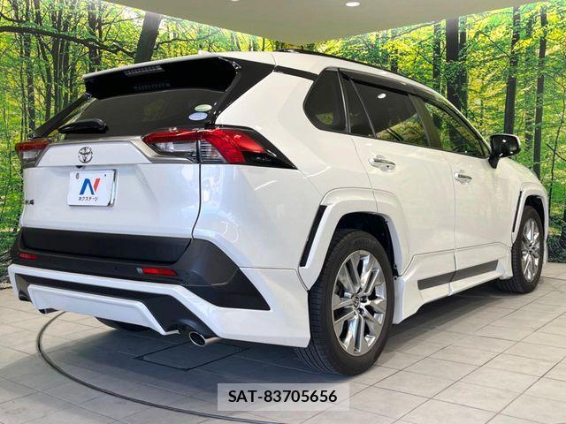Toyota RAV4 2021-01 8458286-16