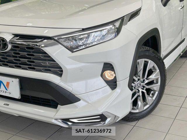 Toyota RAV4 2020-03 8458282-12