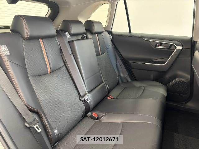 Toyota RAV4 2023-12 8486009-11