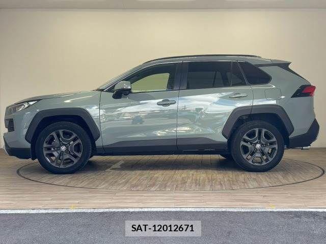 Toyota RAV4 2023-12 8486009-15