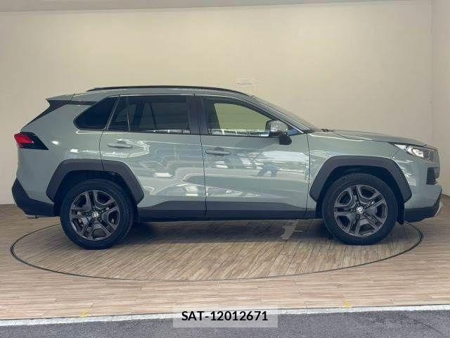 Toyota RAV4 2023-12 8486009-16