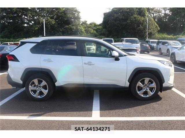 Toyota RAV4 2019-09 8486021-8