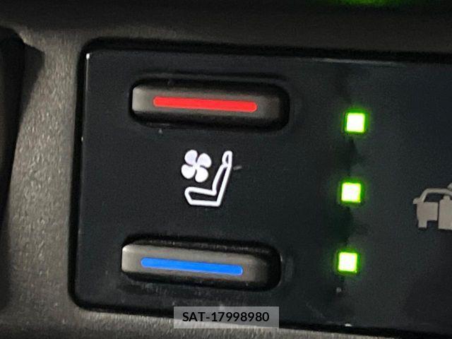 Toyota RAV4 2023-08 8526940-5