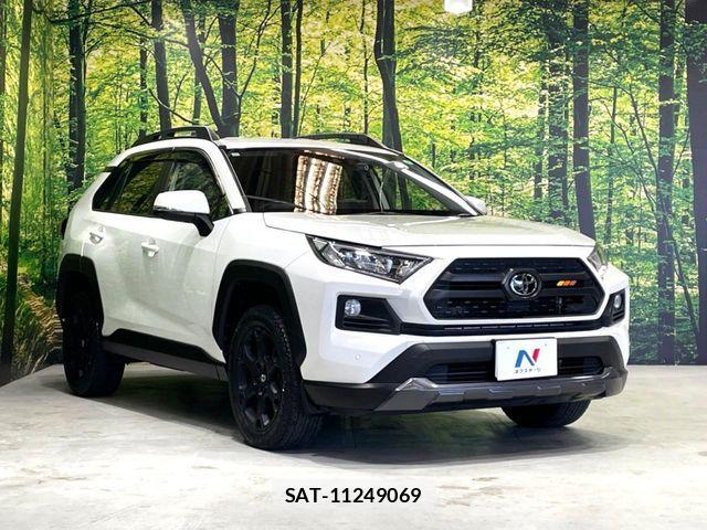 Toyota RAV4 2021-11 8526955-16