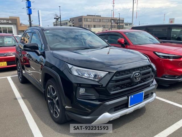 Toyota RAV4 2021-01 8526957-1