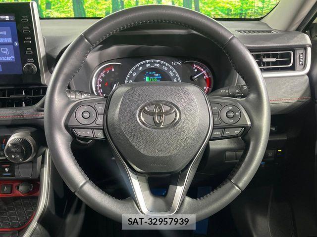 Toyota RAV4 2021-11 8526953-10