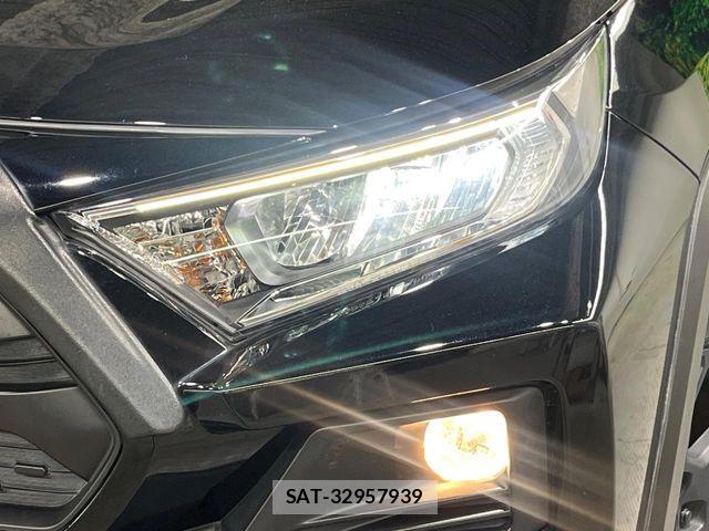 Toyota RAV4 2021-11 8526953-11