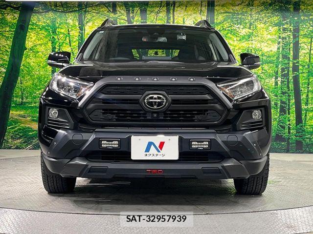 Toyota RAV4 2021-11 8526953-13
