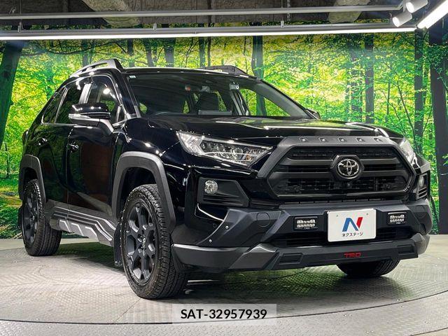 Toyota RAV4 2021-11 8526953-15