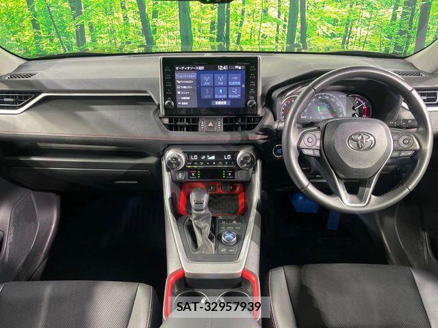 Toyota RAV4 2021-11 8526953-1