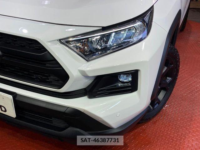 Toyota RAV4 2025-05 8563362-11