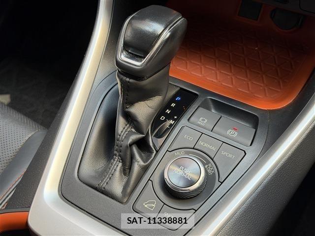 Toyota RAV4 2019-12 8563367-11