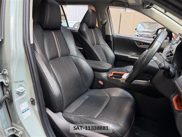 Toyota RAV4 2019-12 8563367-13