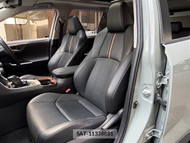 Toyota RAV4 2019-12 8563367-15