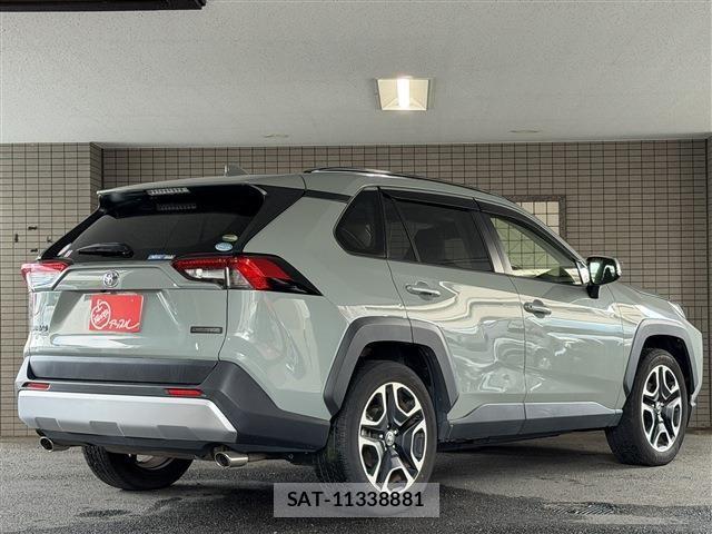 Toyota RAV4 2019-12 8563367-2