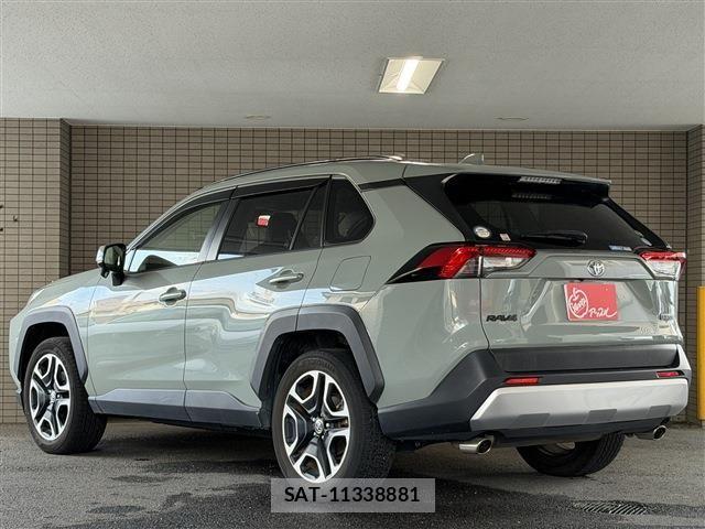 Toyota RAV4 2019-12 8563367-3