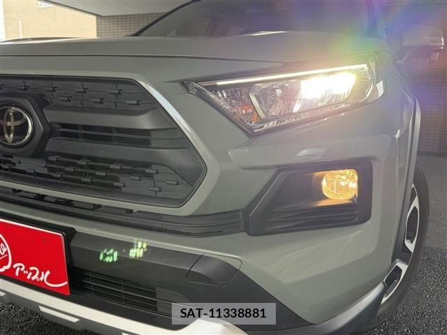Toyota RAV4 2019-12 8563367-4