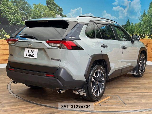 Toyota RAV4 2019-11 8563370-18
