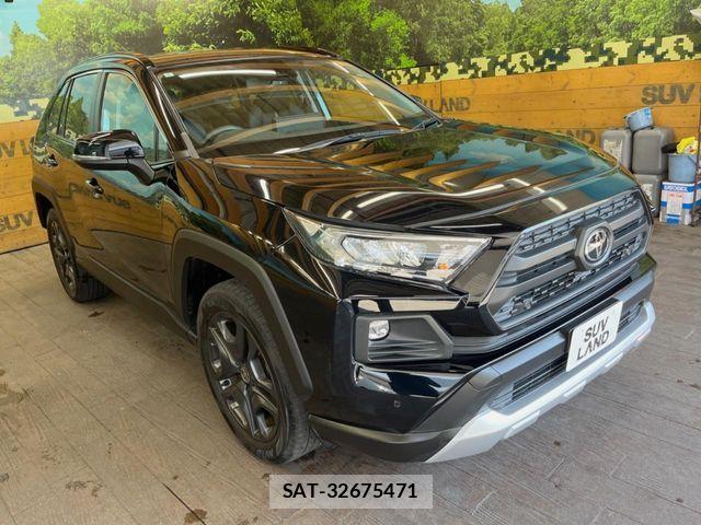 Toyota RAV4 2023-08 8563364-15