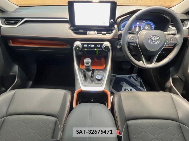 Toyota RAV4 2023-08 8563364-1