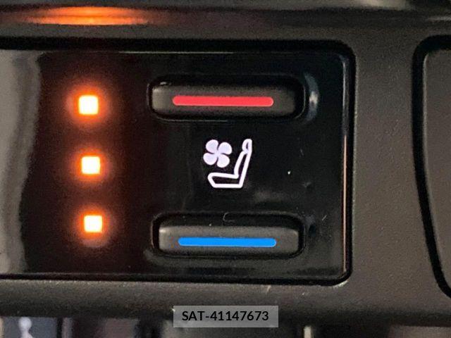 Toyota RAV4 2023-03 8563361-6