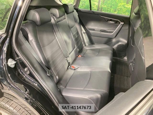 Toyota RAV4 2023-03 8563361-8