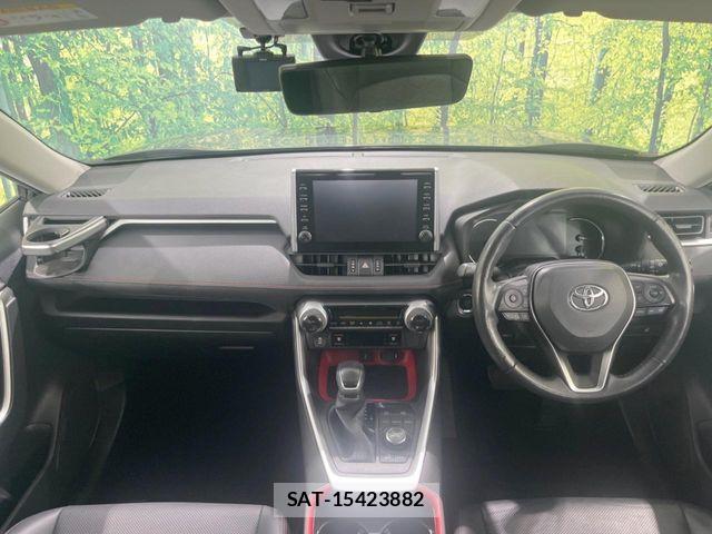 Toyota RAV4 2021-11 8563365-1