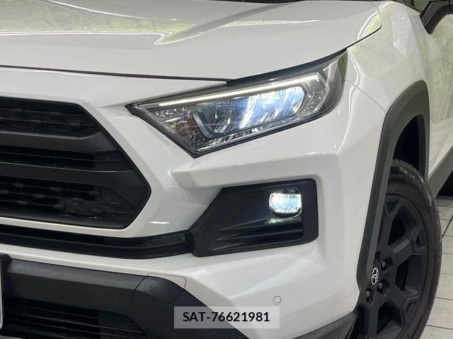 Toyota RAV4 2022-01 8563366-11