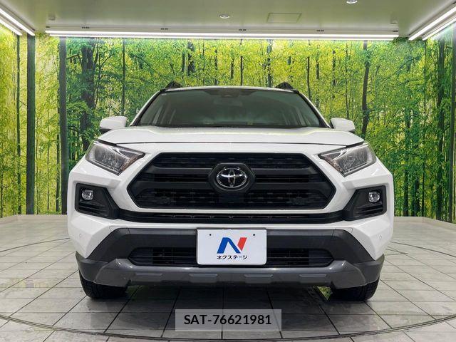 Toyota RAV4 2022-01 8563366-13