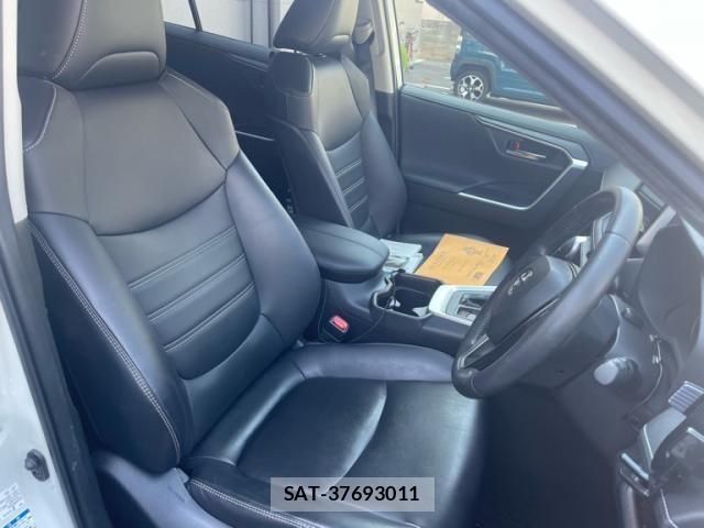Toyota RAV4 2019-06 8628629-10